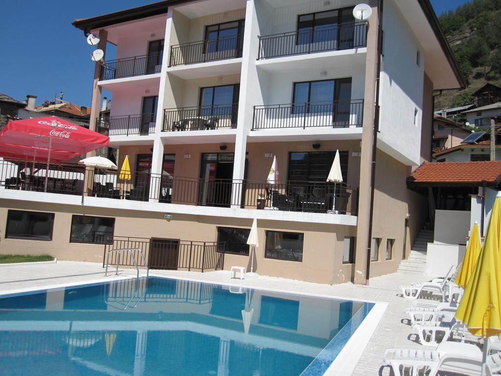 Hotel Deyanira Gorno Dryanovo Luaran gambar